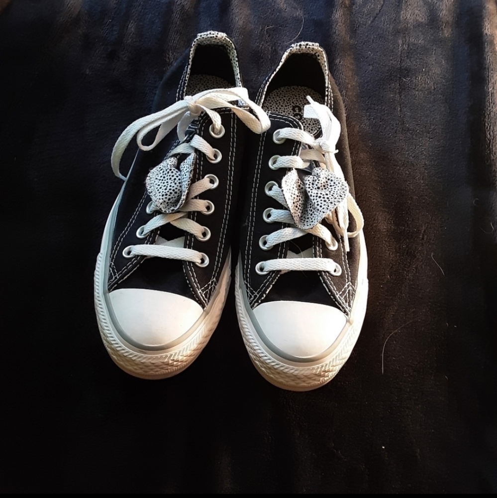 Converse Sneakers sz 8